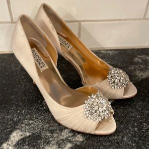 Badgley Mischka Pearson Pumps Size 7 1/2M